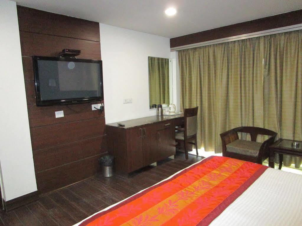 Fabhotel Admire Suites Nowe Delhi Zewnętrze zdjęcie