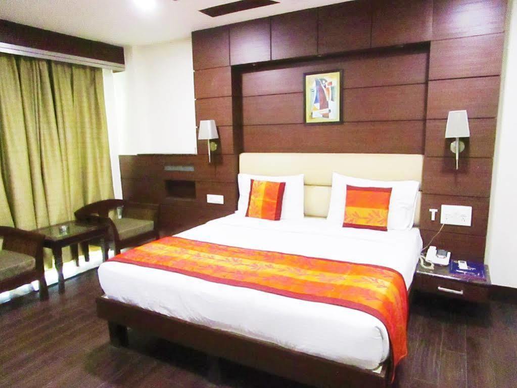 Fabhotel Admire Suites Nowe Delhi Zewnętrze zdjęcie