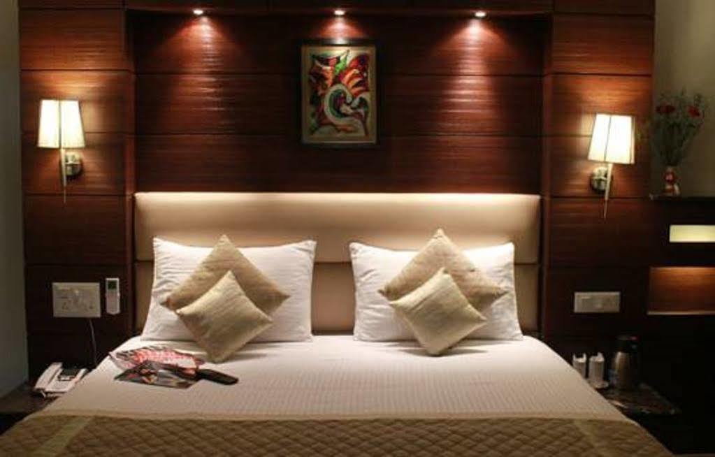Fabhotel Admire Suites Nowe Delhi Zewnętrze zdjęcie